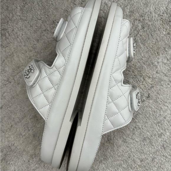 CHANEL 🖤 24P Classic White Leather Slip on Dad Sandals - Size 39 *RARE* - Picture 8 of 13